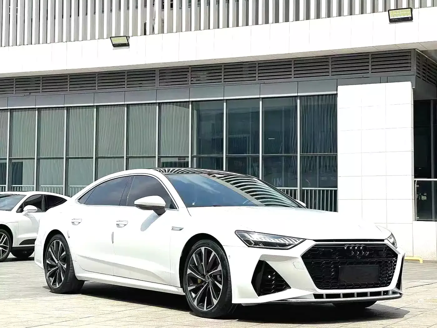 Audi A7L 2022 55 TFSI quattro S-line Horizon Edition Crystal Flow Package фото 3