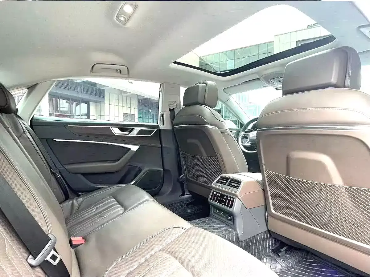 Audi A7L 2022 55 TFSI quattro S-line Horizon Edition Crystal Flow Package фото 4