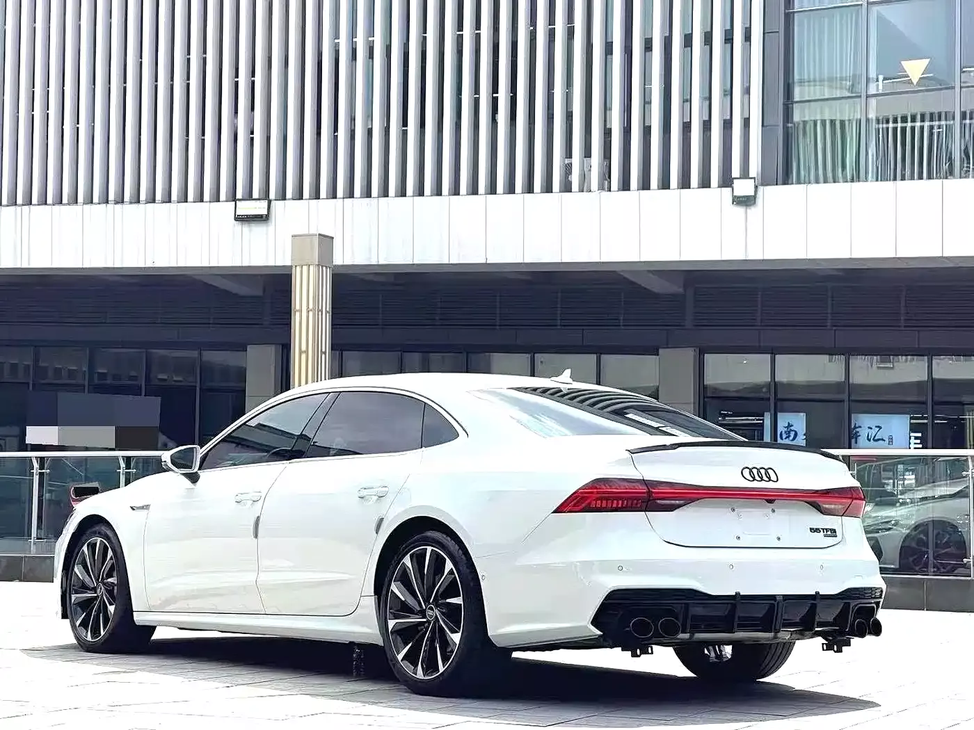 Audi A7L 2022 55 TFSI quattro S-line Horizon Edition Crystal Flow Package фото 9