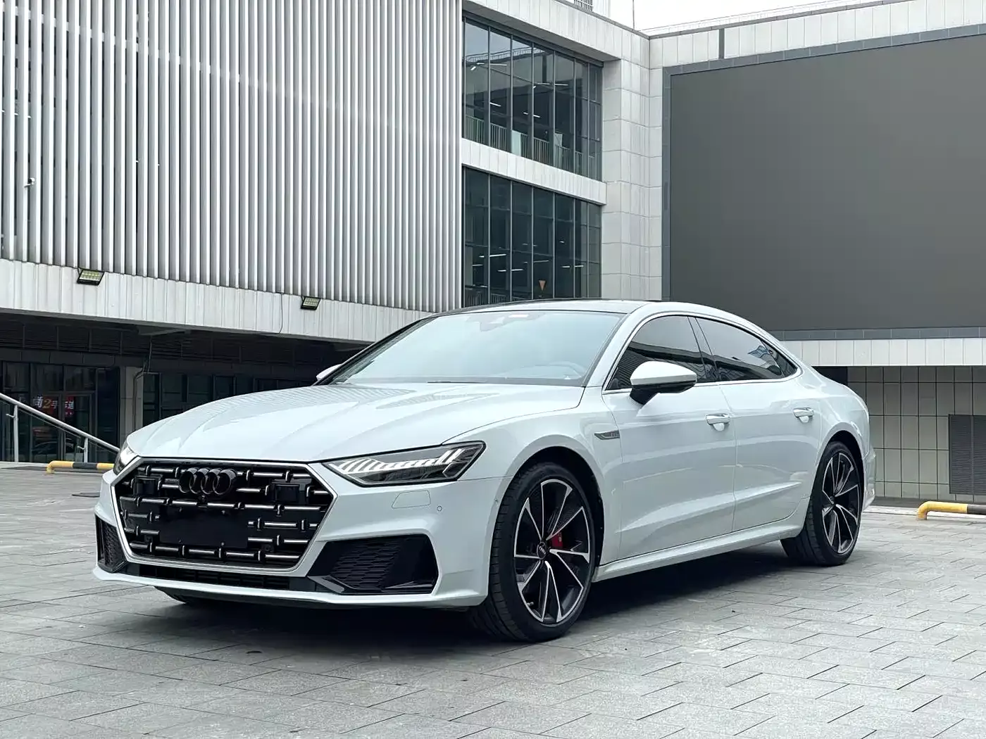 Audi A7L 2024 45 TFSI quattro S-line Shadow Warrior Edition