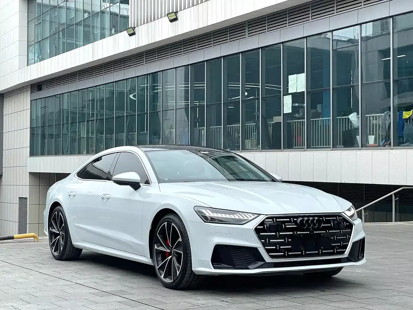 Audi A7L 2024 45 TFSI quattro S-line Shadow Warrior Edition фото 2