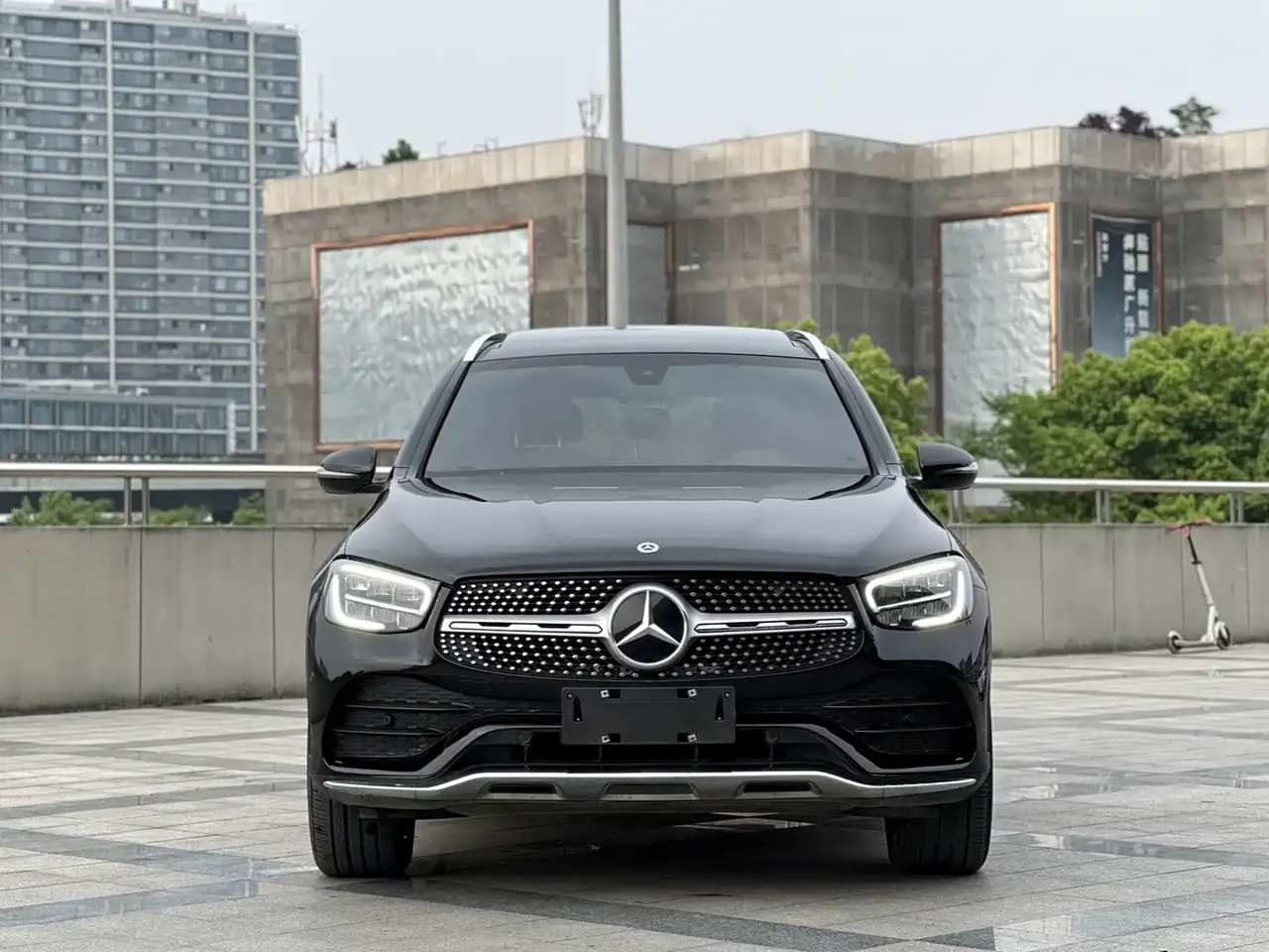 Mercedes-Benz GLC 2023 GLC 300 L 4MATIC Sport 5-Seater фото 2