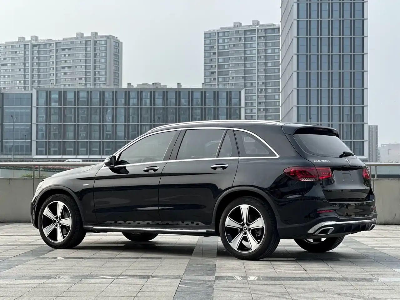 Mercedes-Benz GLC 2023 GLC 300 L 4MATIC Sport 5-Seater фото 3