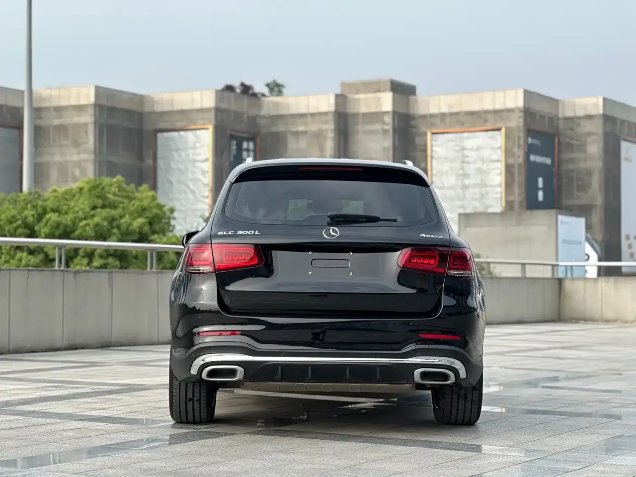 Mercedes-Benz GLC 2023 GLC 300 L 4MATIC Sport 5-Seater фото 4