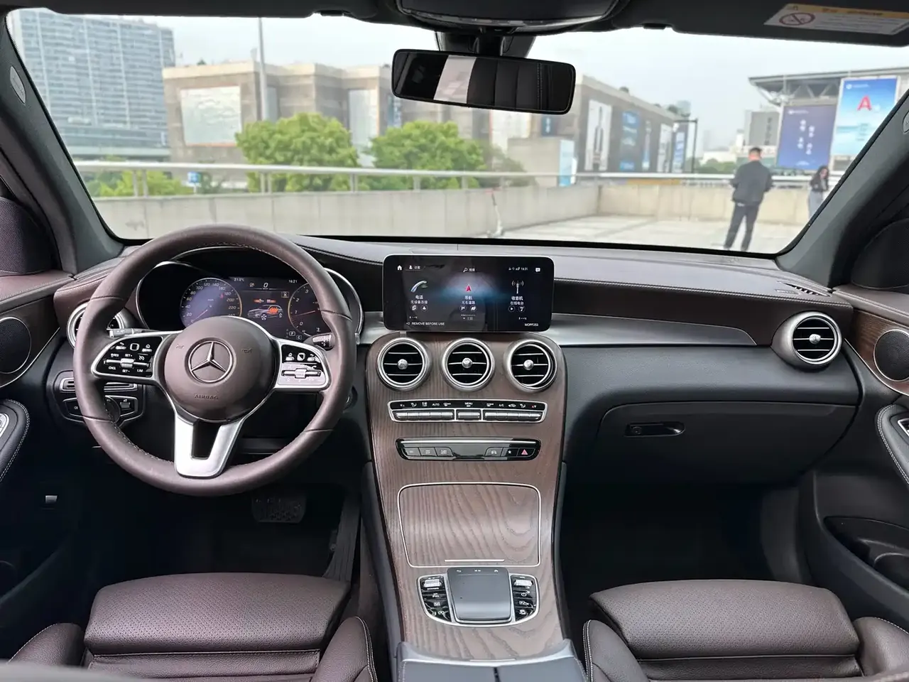 Mercedes-Benz GLC 2023 GLC 300 L 4MATIC Sport 5-Seater фото 8