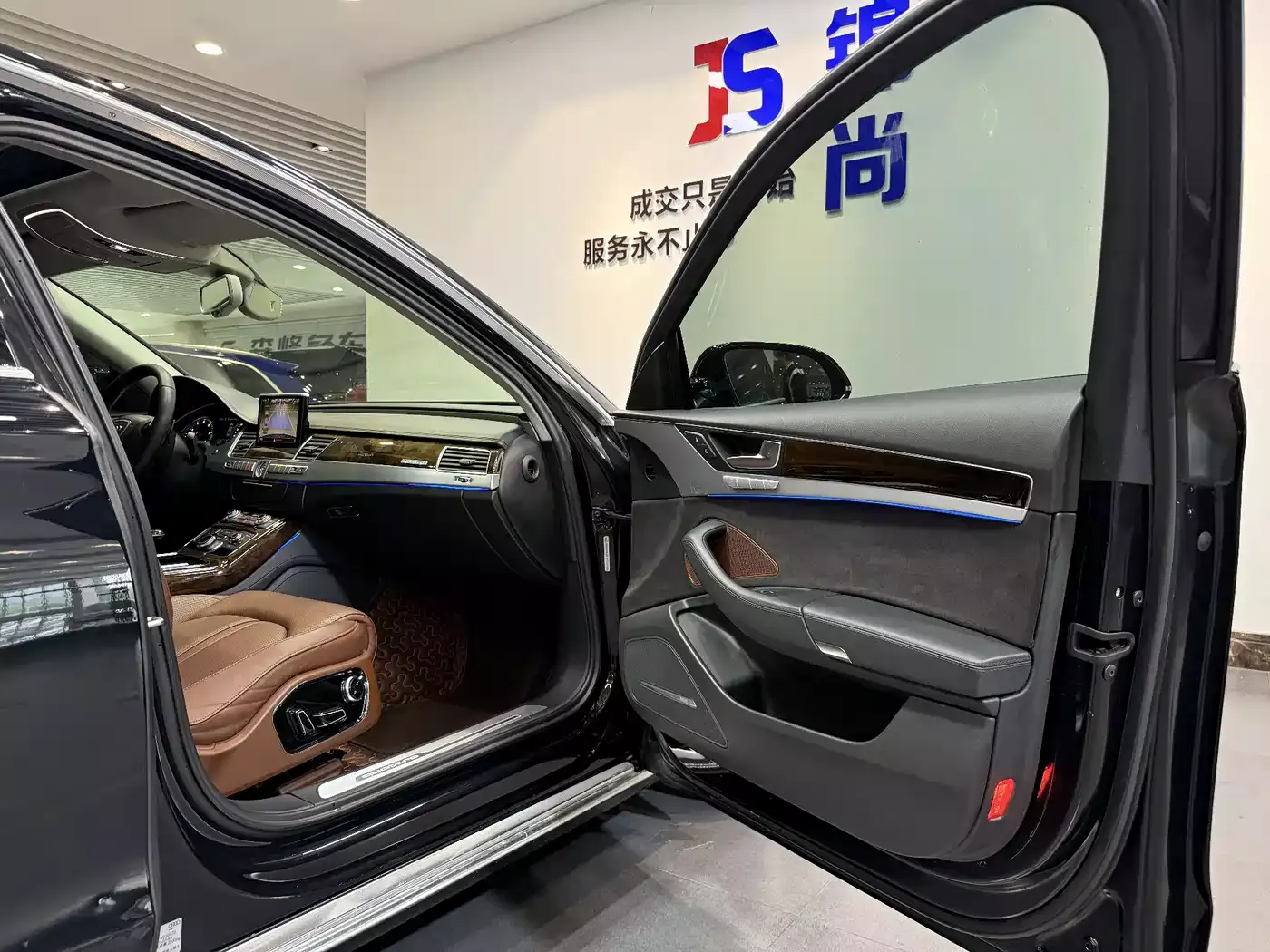 Audi A8 2014 A8L 45 TFSI quattro Luxury фото 23