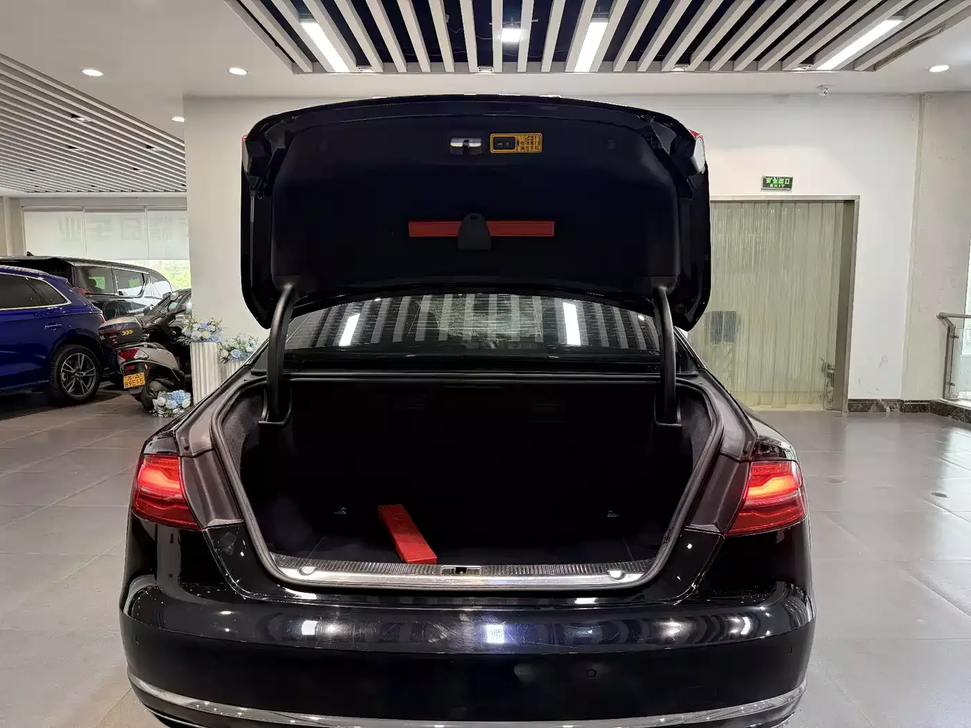 Audi A8 2014 A8L 45 TFSI quattro Luxury фото 30