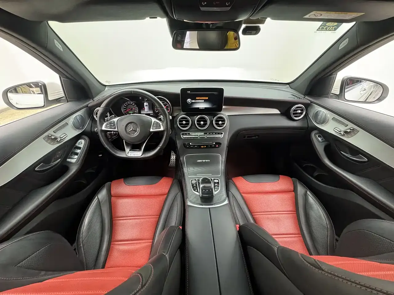 Mercedes-Benz GLC AMG 2018 AMG GLC 63 4MATIC+ фото 13