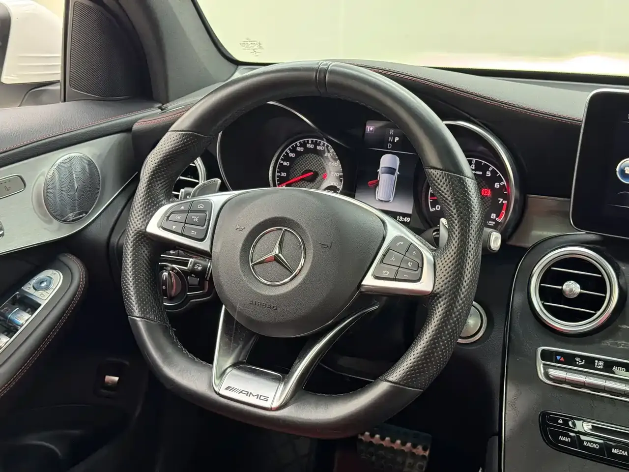 Mercedes-Benz GLC AMG 2018 AMG GLC 63 4MATIC+ фото 16