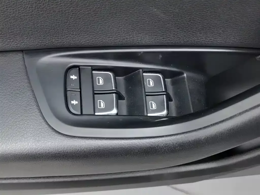 Audi A6L 2018 30th Anniversary 30 FSI Style фото 9