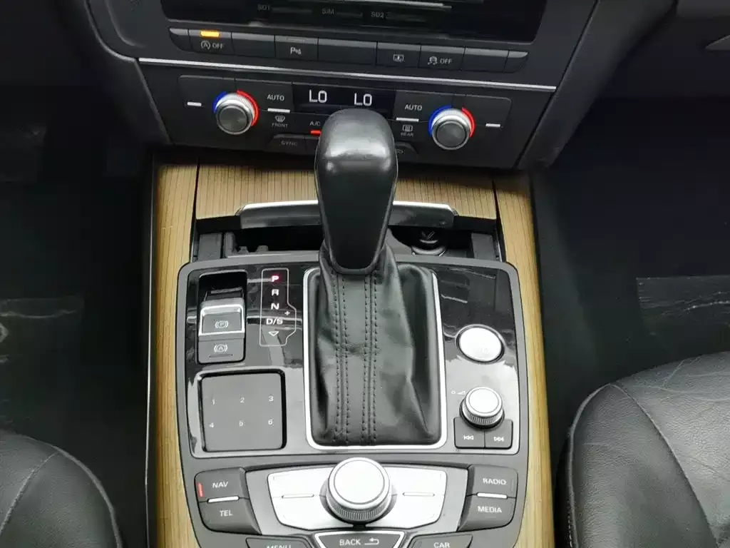 Audi A6L 2018 30th Anniversary 30 FSI Style фото 13
