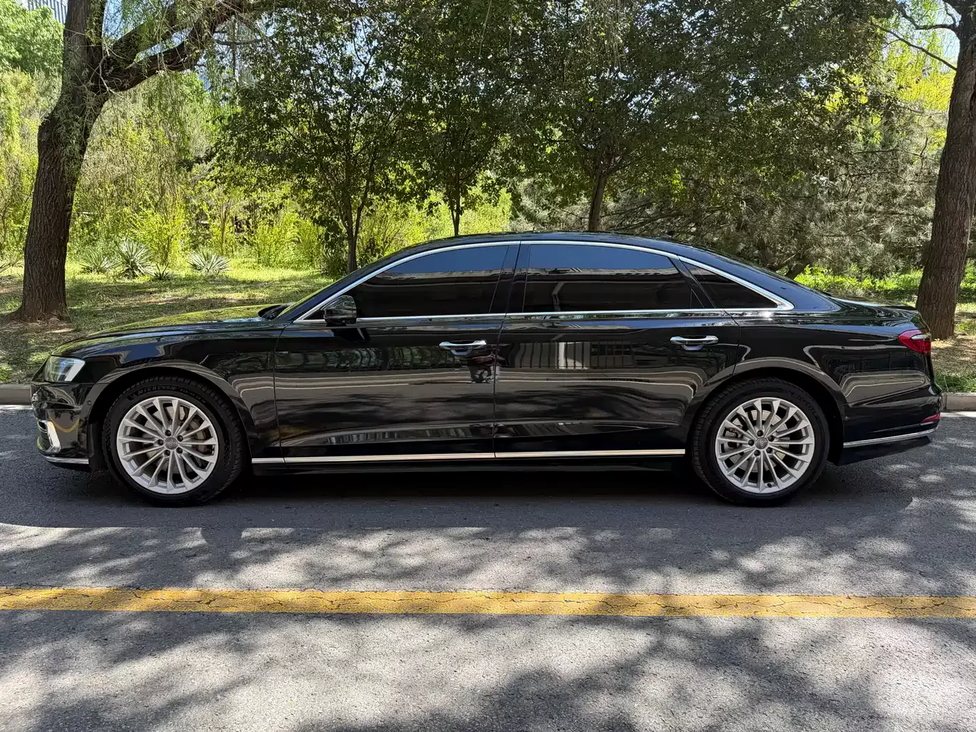 Audi A8 2018 A8L 55 TFSI quattro Launch Premium фото 3
