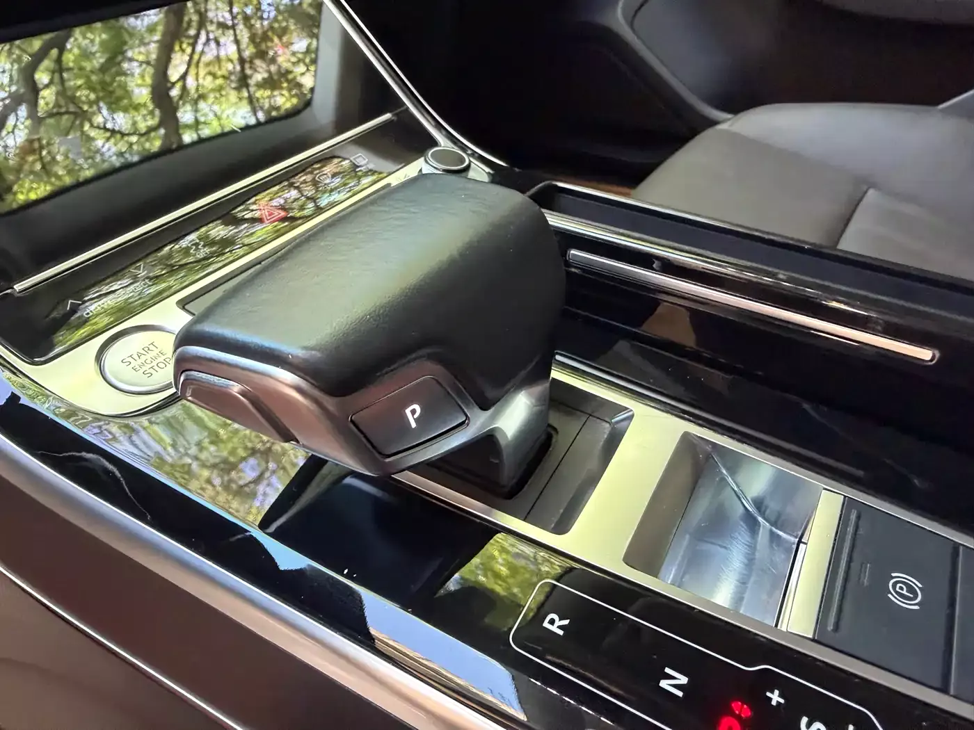 Audi A8 2018 A8L 55 TFSI quattro Launch Premium фото 11
