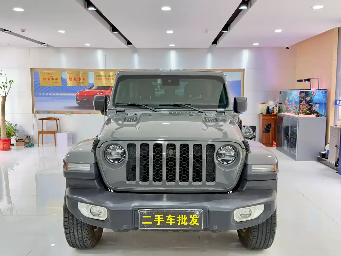 Jeep Wrangler 4xe 2021 4-Door 2.0T 4xe Sahara Launch Edition фото 2