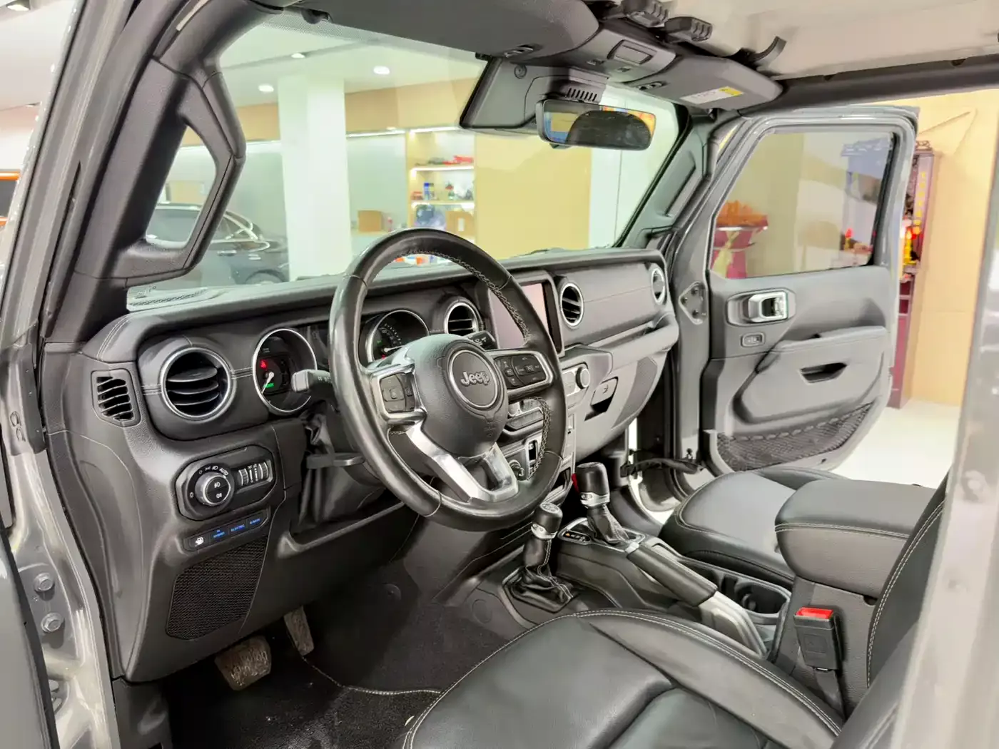 Jeep Wrangler 4xe 2021 4-Door 2.0T 4xe Sahara Launch Edition фото 4