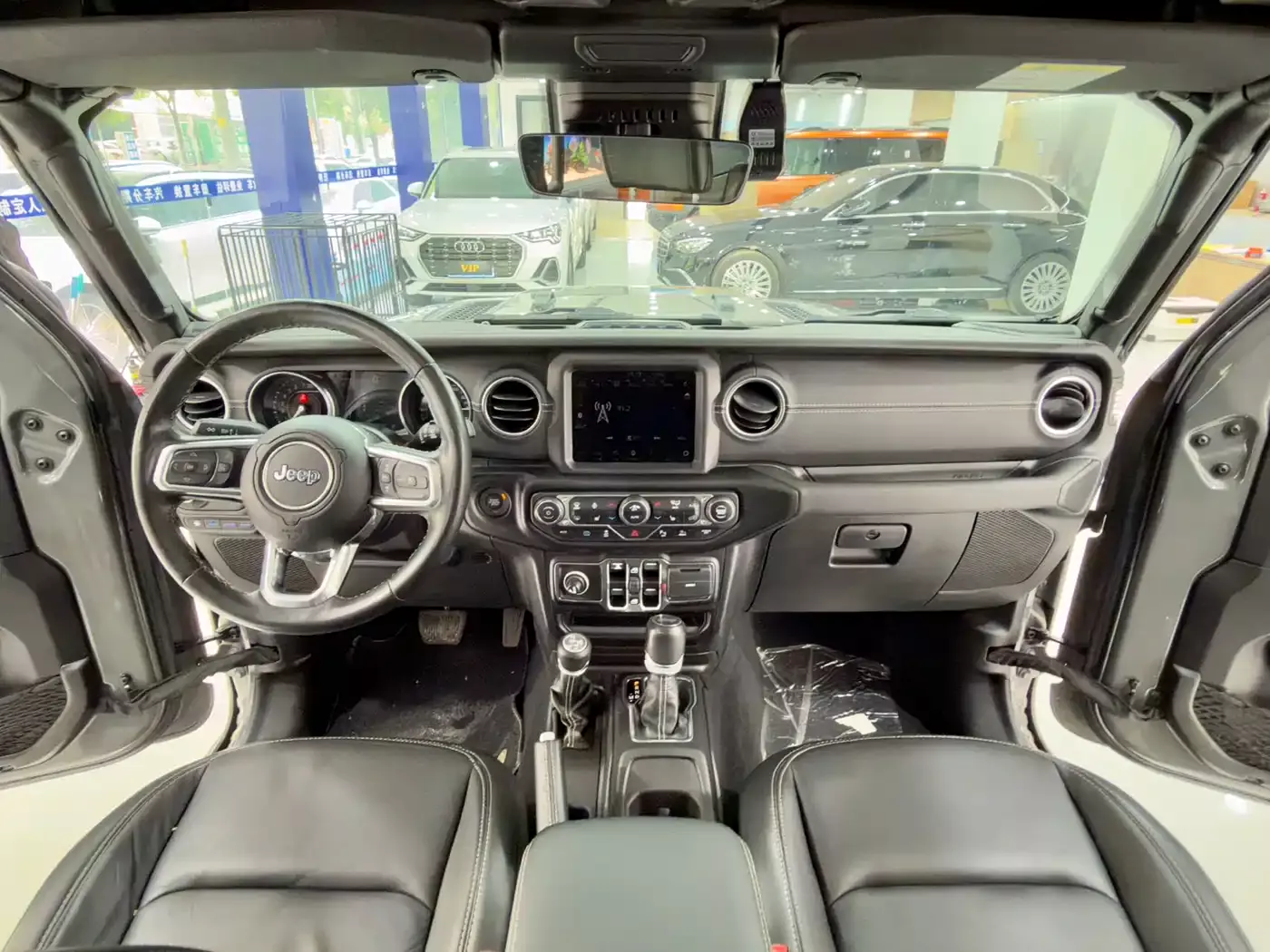 Jeep Wrangler 4xe 2021 4-Door 2.0T 4xe Sahara Launch Edition фото 5