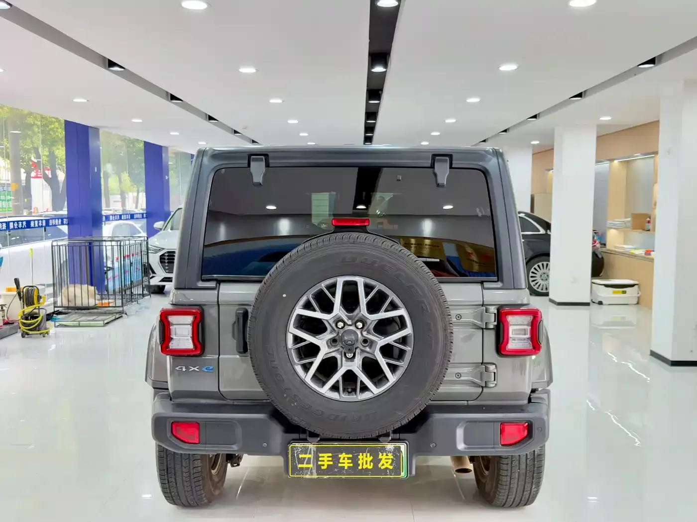 Jeep Wrangler 4xe 2021 4-Door 2.0T 4xe Sahara Launch Edition фото 8