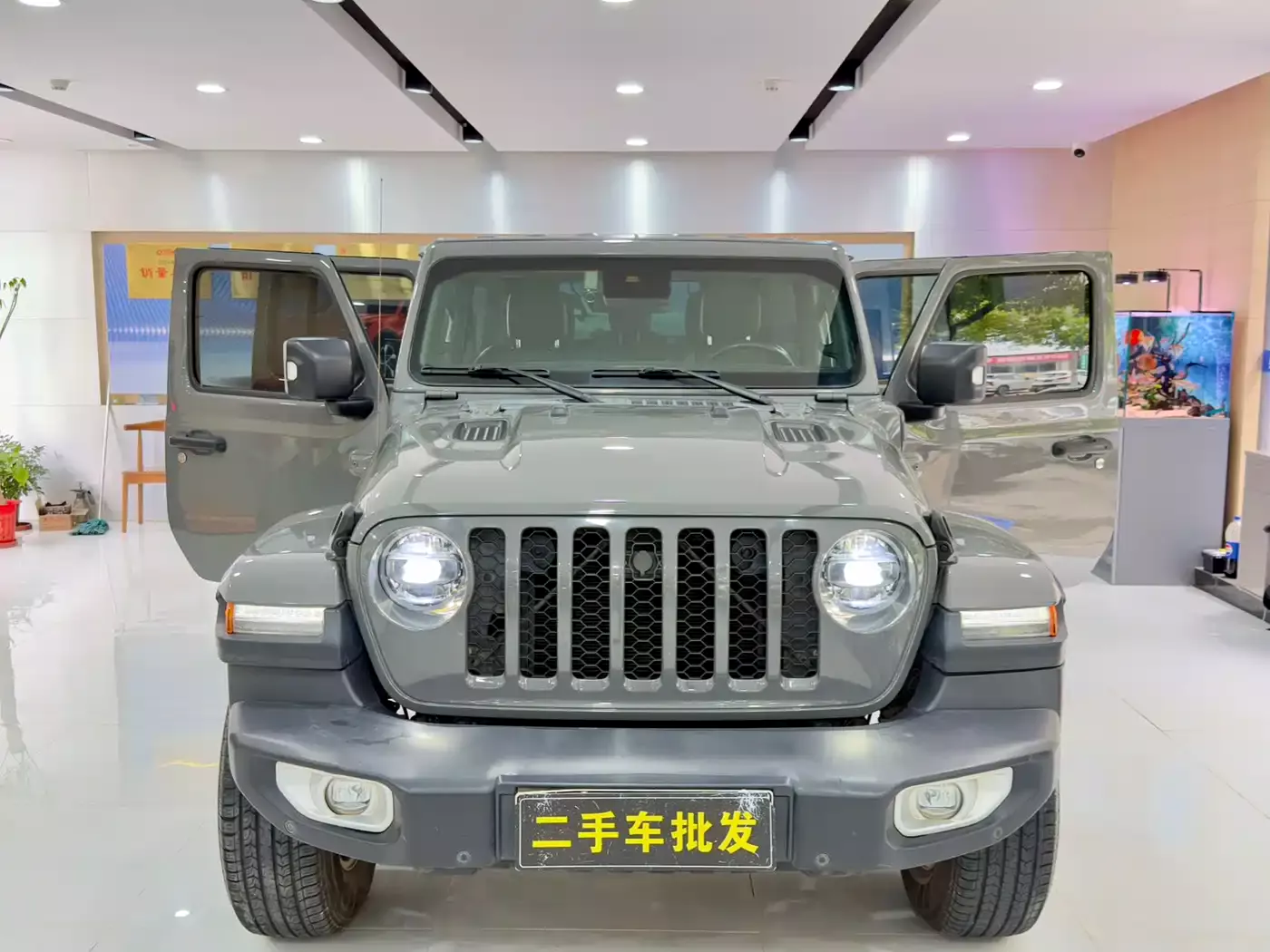 Jeep Wrangler 4xe 2021 4-Door 2.0T 4xe Sahara Launch Edition фото 16