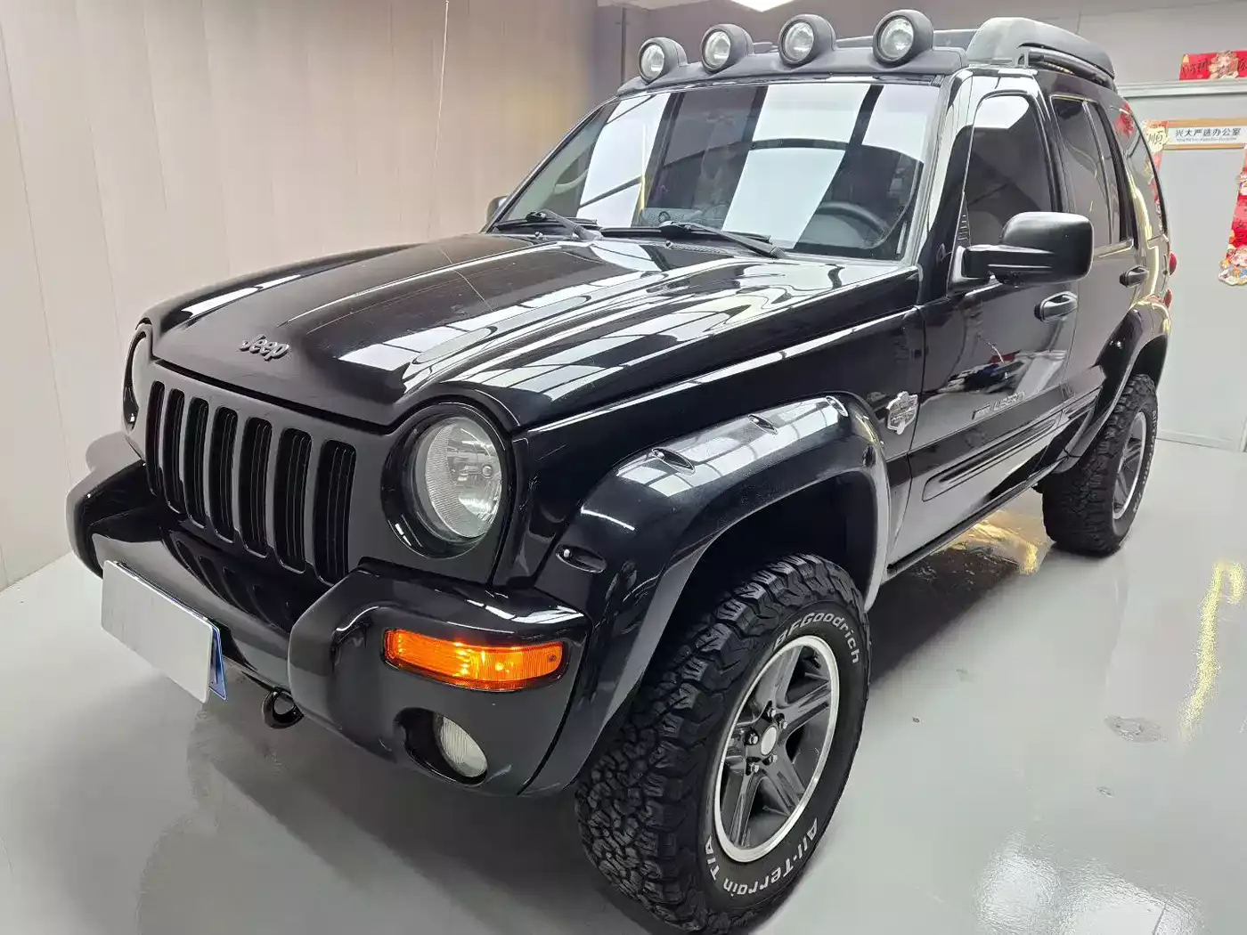 Jeep Liberty 2004 Model 3.7L