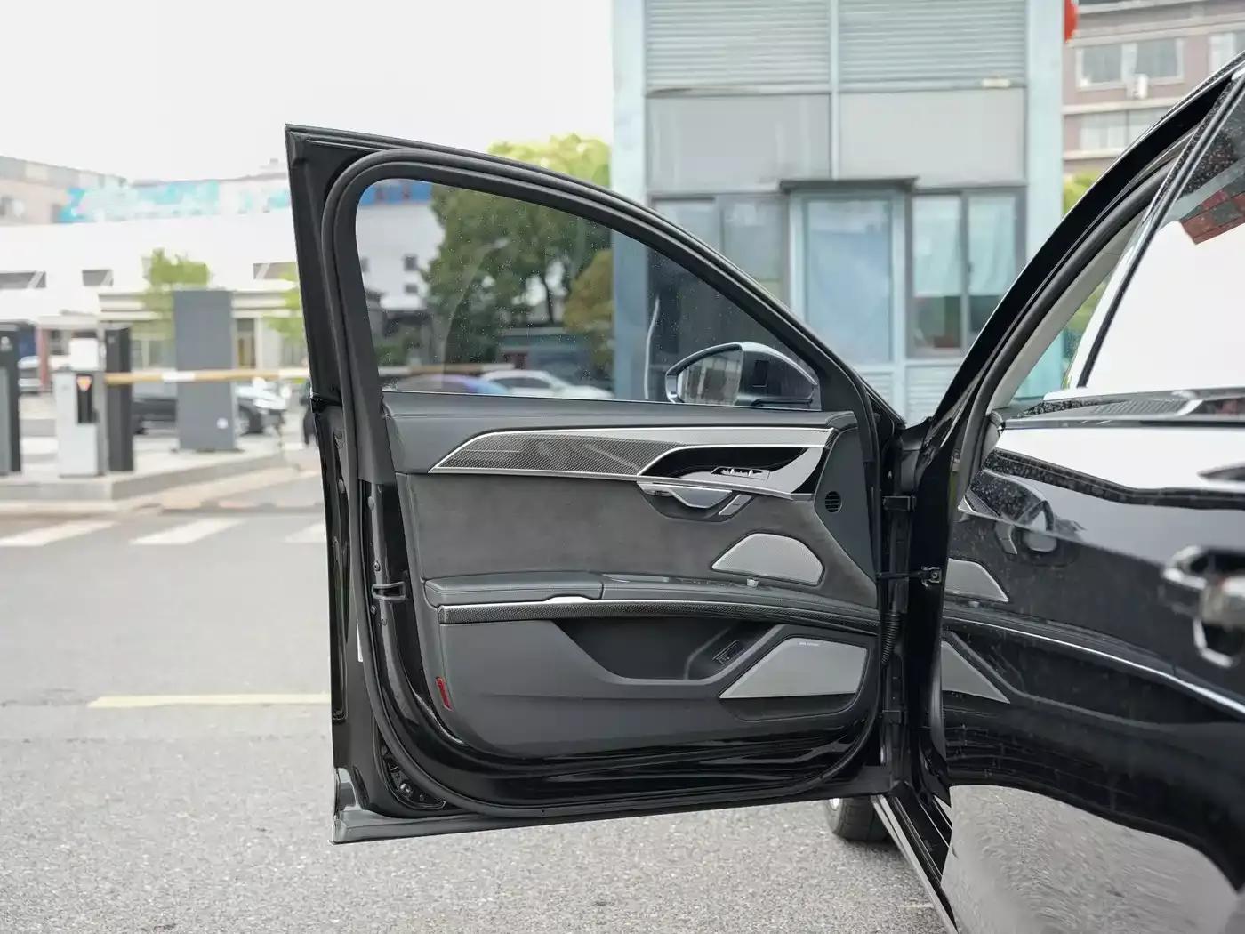 Audi S8 2021 S8L 4.0TFSI quattro фото 15