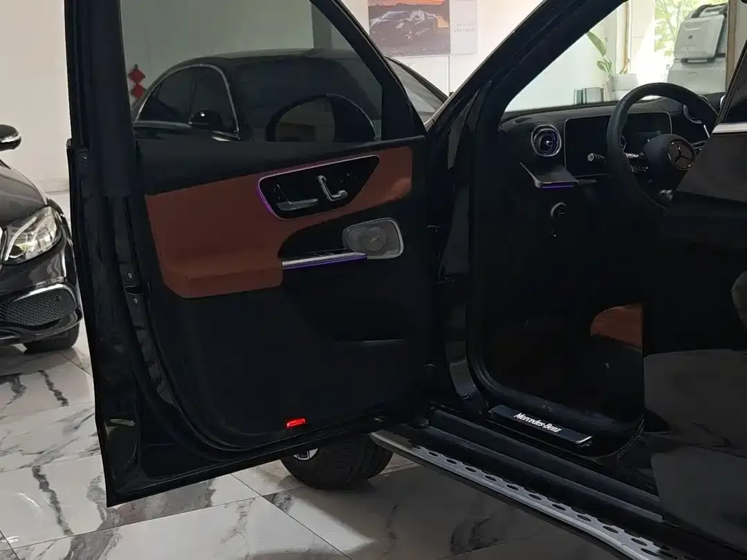 Mercedes-Benz GLC 2025 Facelift GLC 260 L 4MATIC Luxury фото 8
