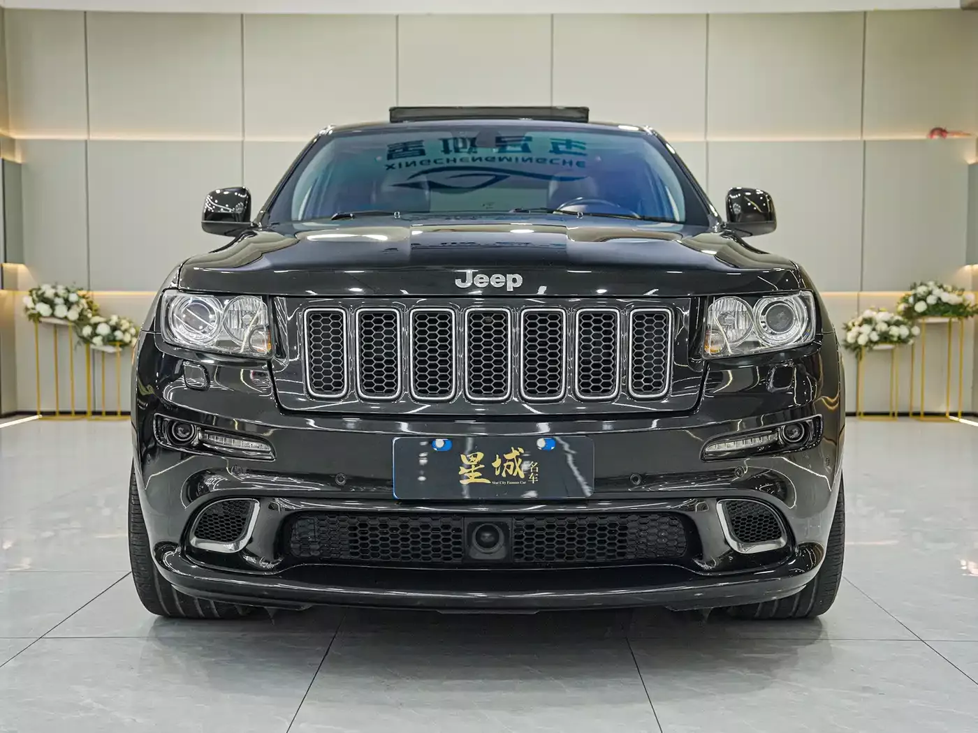 Jeep Grand Cherokee SRT 2012 6.4L SRT8 фото 3