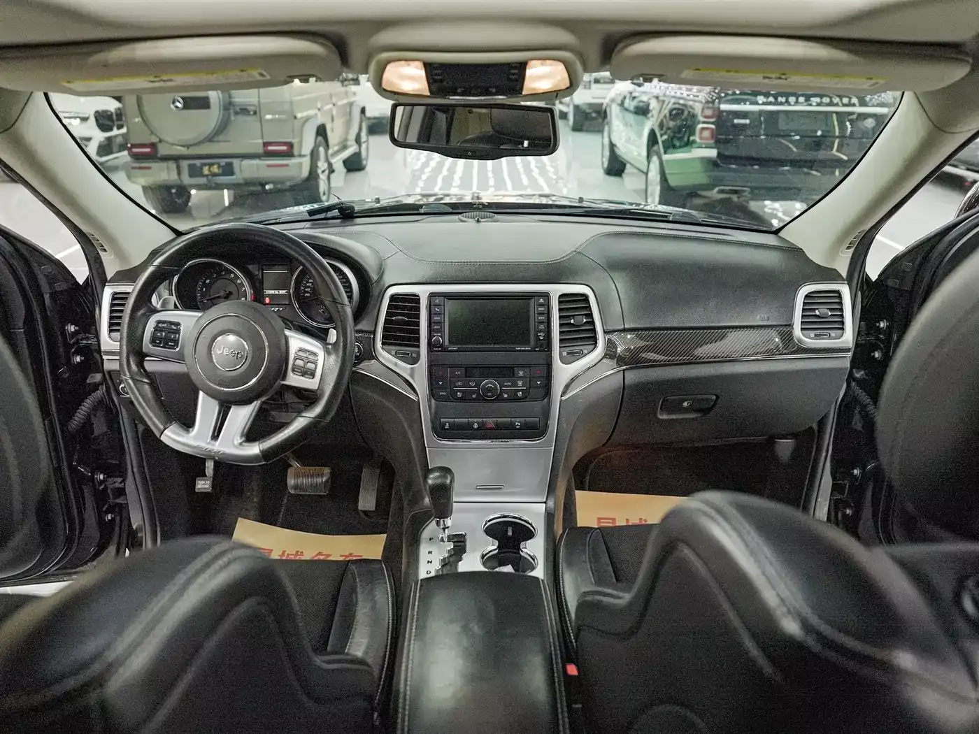 Jeep Grand Cherokee SRT 2012 6.4L SRT8 фото 9