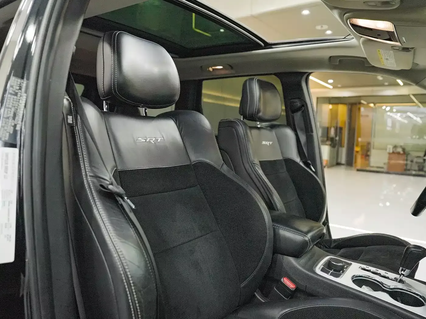 Jeep Grand Cherokee SRT 2012 6.4L SRT8 фото 19