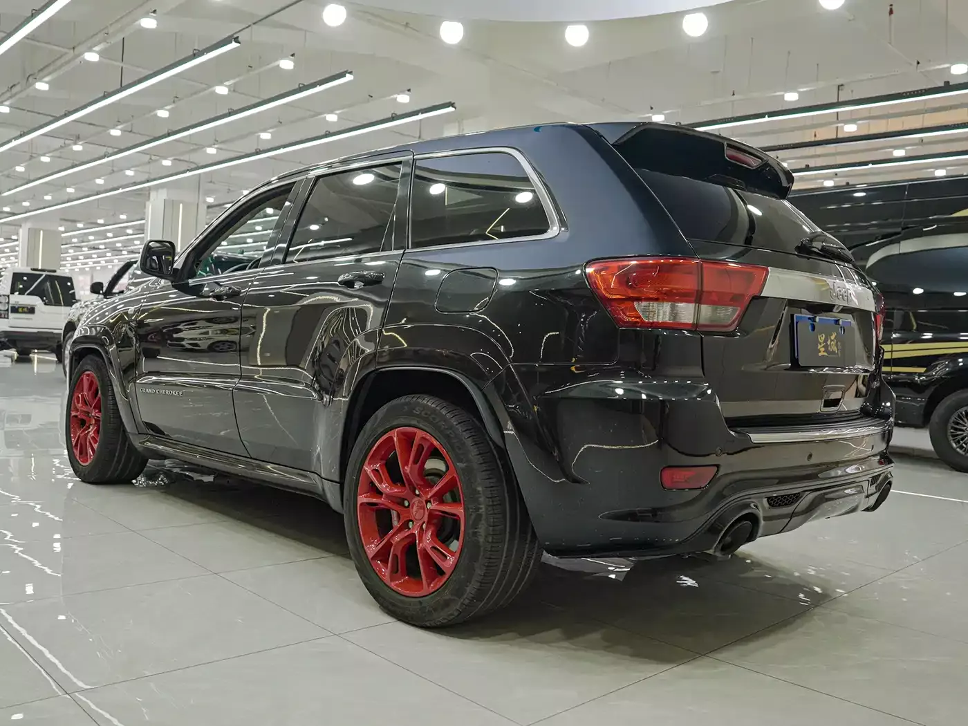 Jeep Grand Cherokee SRT 2012 6.4L SRT8 фото 23