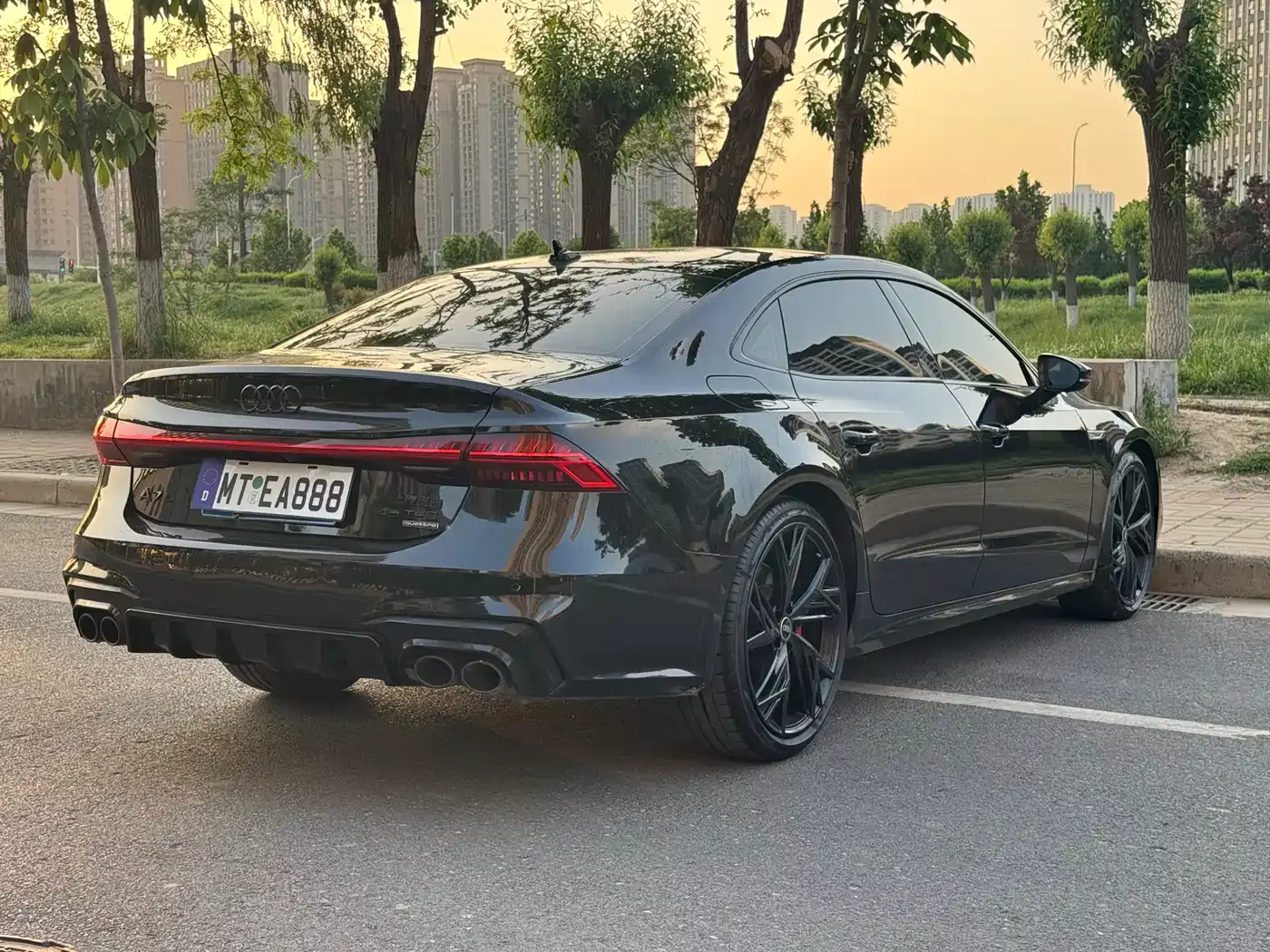 Audi A7L 2023 45 TFSI quattro S-line Black Warrior Edition фото 7