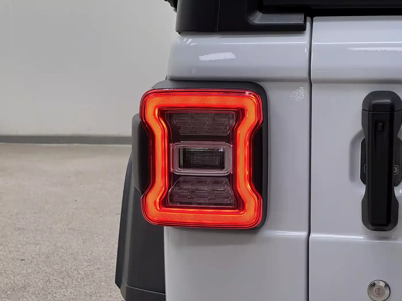 Jeep Wrangler 2019 2.0T Rubicon 4-Door China VI фото 9