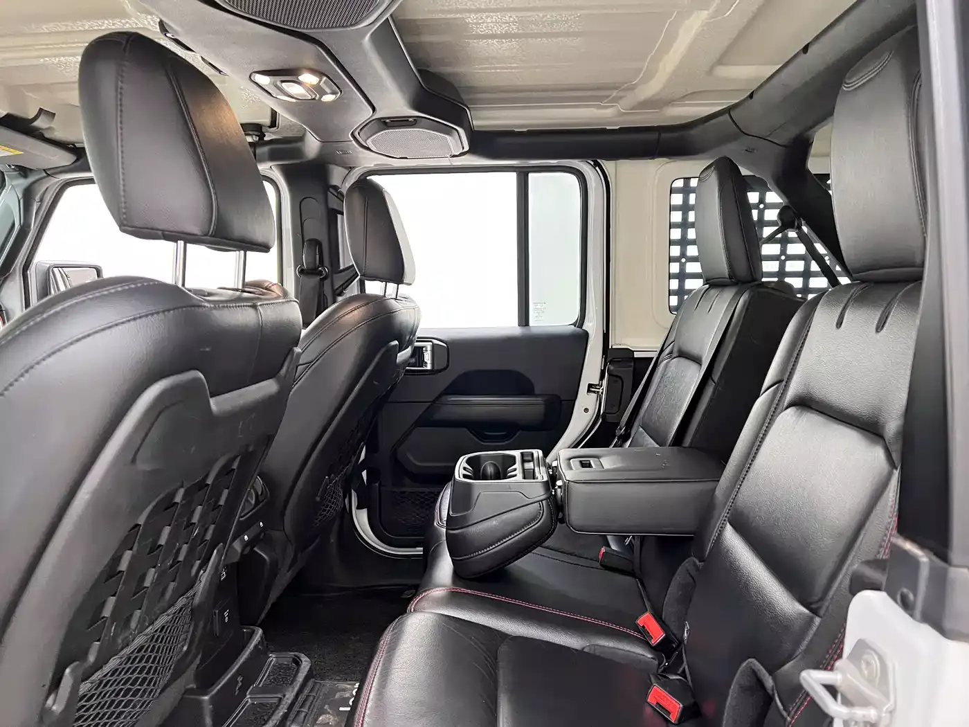 Jeep Wrangler 2019 2.0T Rubicon 4-Door China VI фото 17