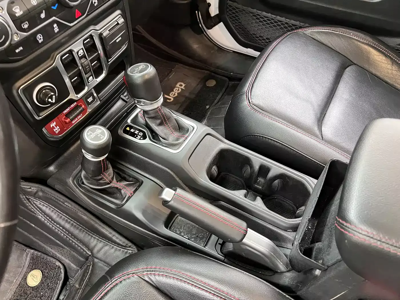 Jeep Wrangler 2019 2.0T Rubicon 4-Door China VI фото 25