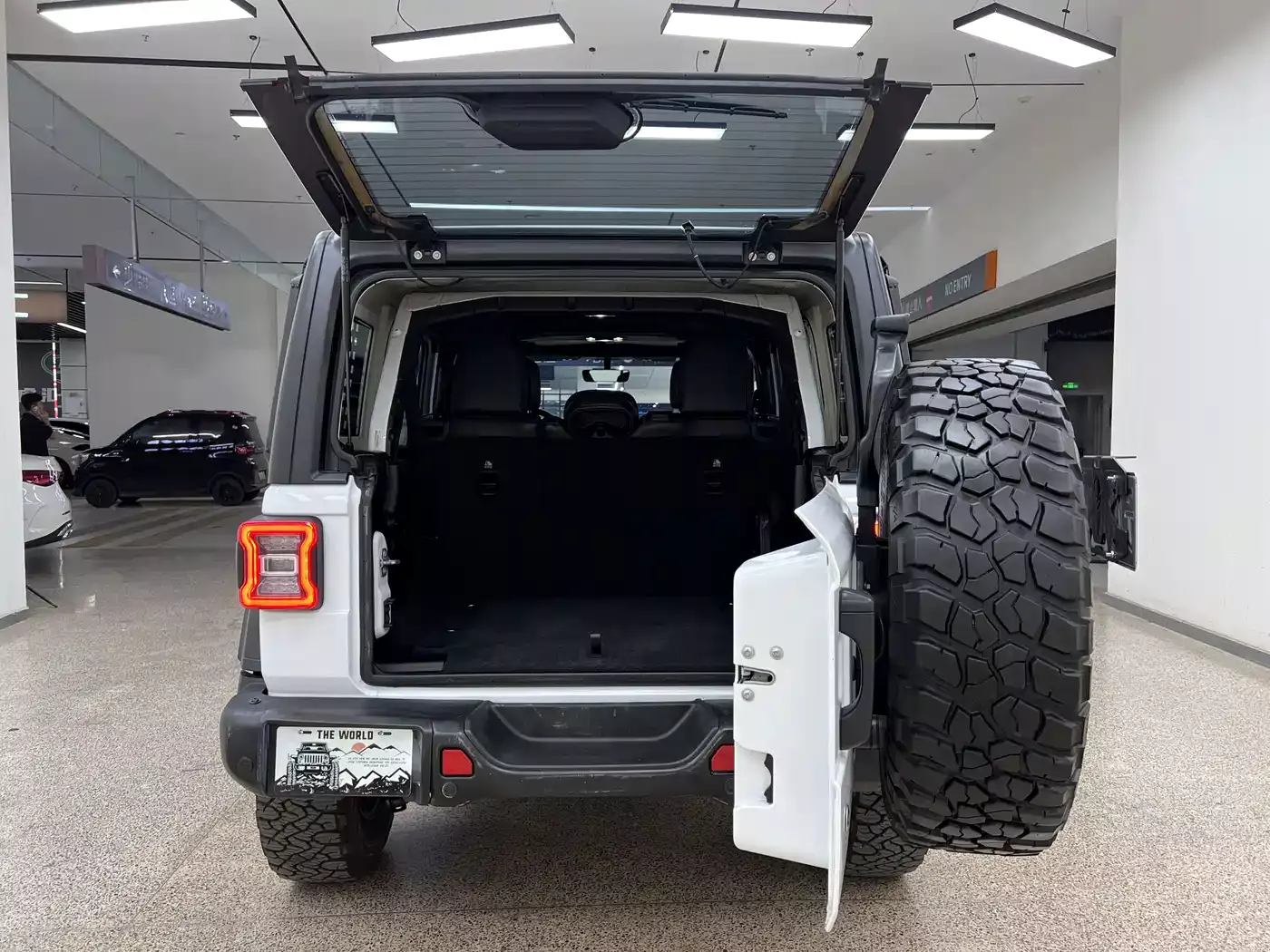 Jeep Wrangler 2019 2.0T Rubicon 4-Door China VI фото 32