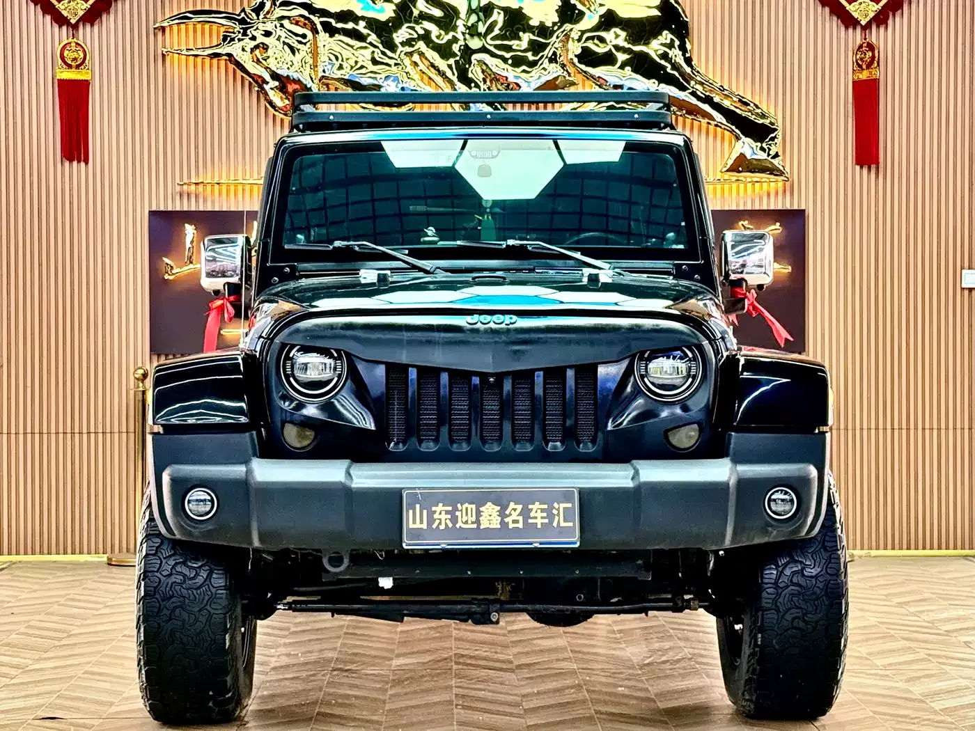 Jeep Wrangler 2013 3.6L Sahara Four-Door фото 3