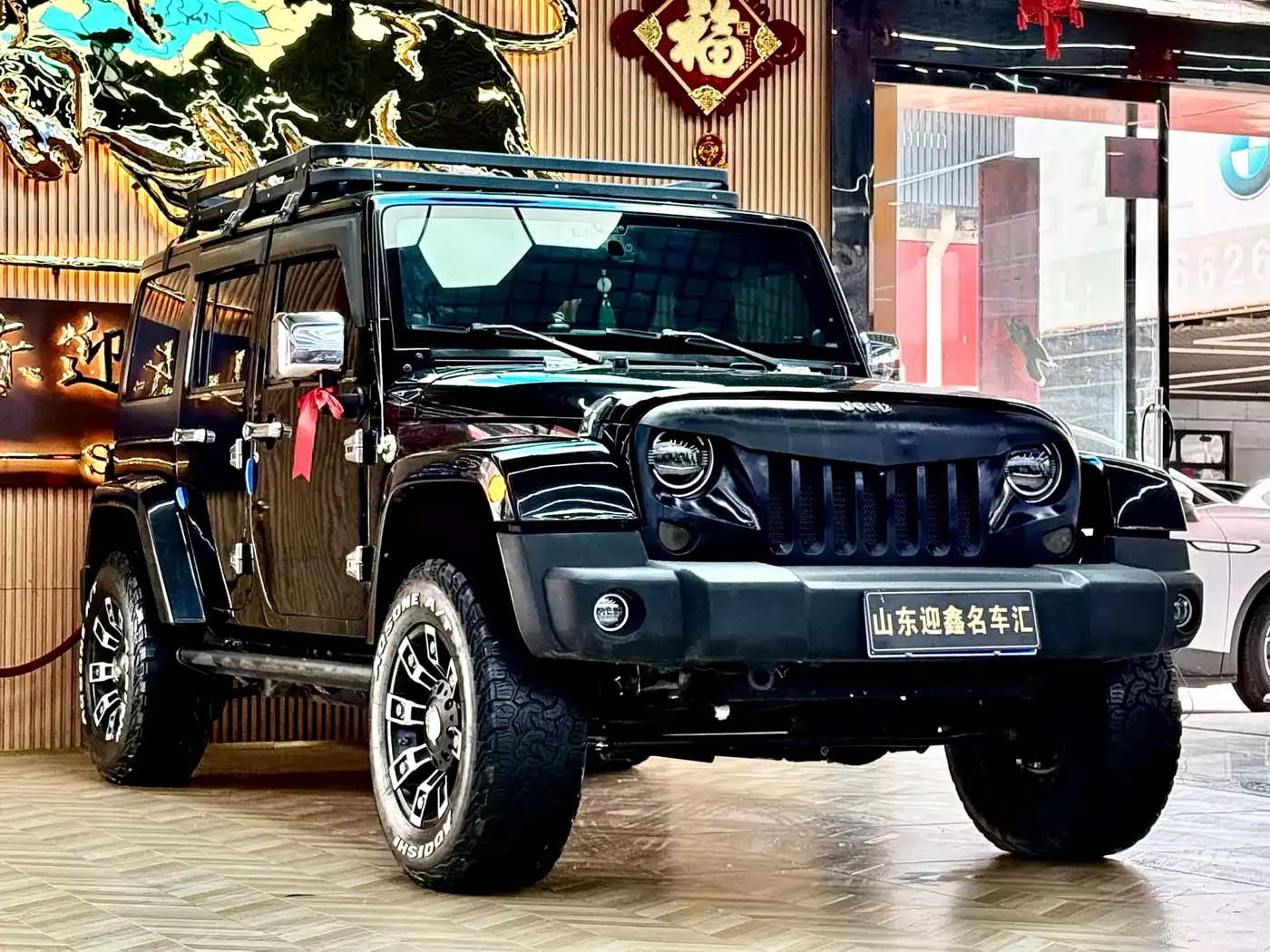 Jeep Wrangler 2013 3.6L Sahara Four-Door фото 4