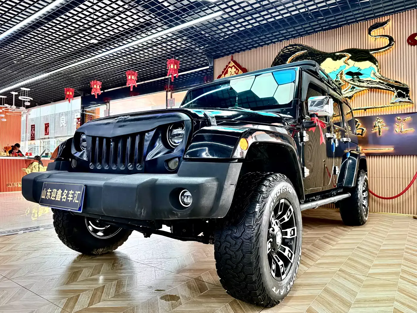 Jeep Wrangler 2013 3.6L Sahara Four-Door фото 6