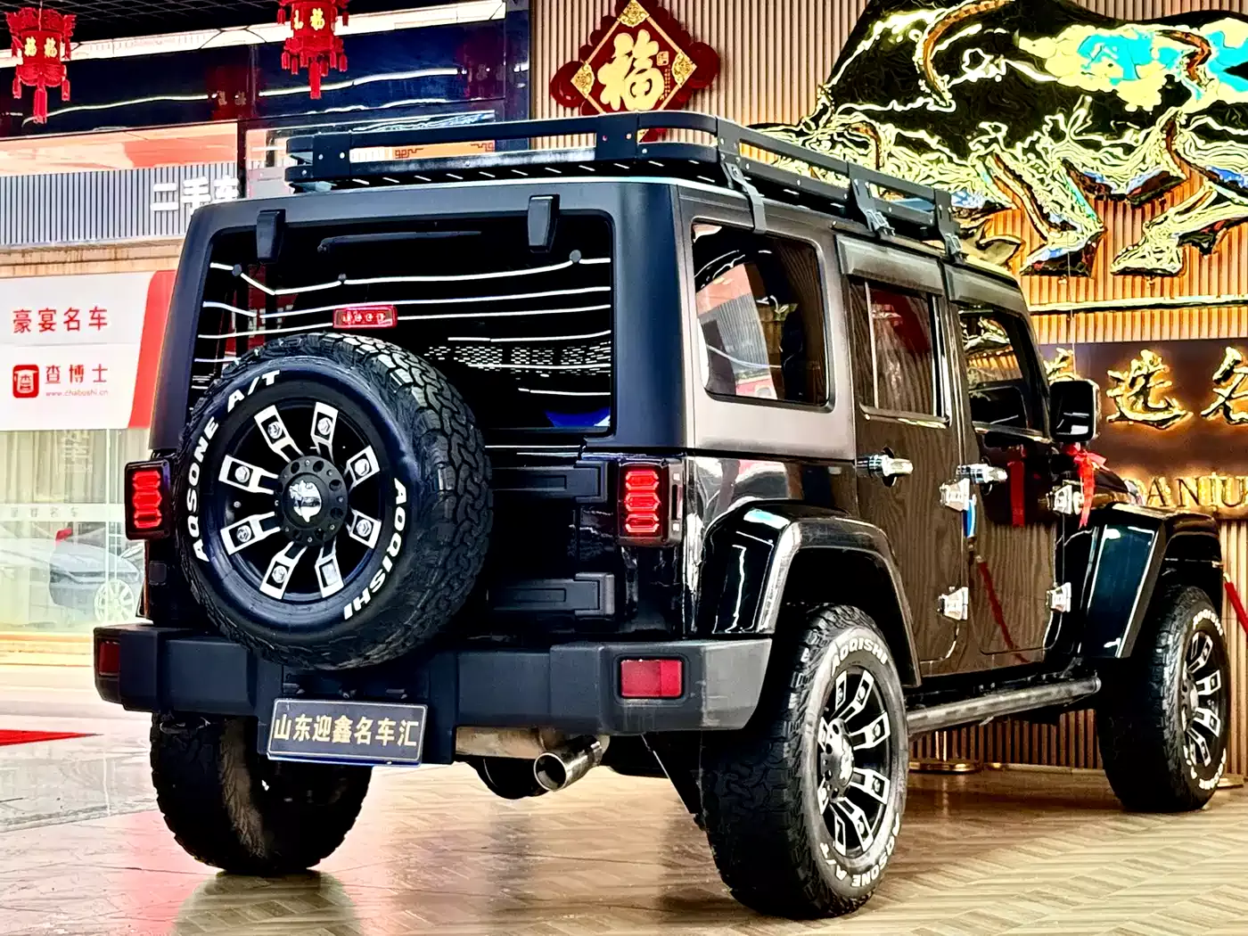 Jeep Wrangler 2013 3.6L Sahara Four-Door фото 18