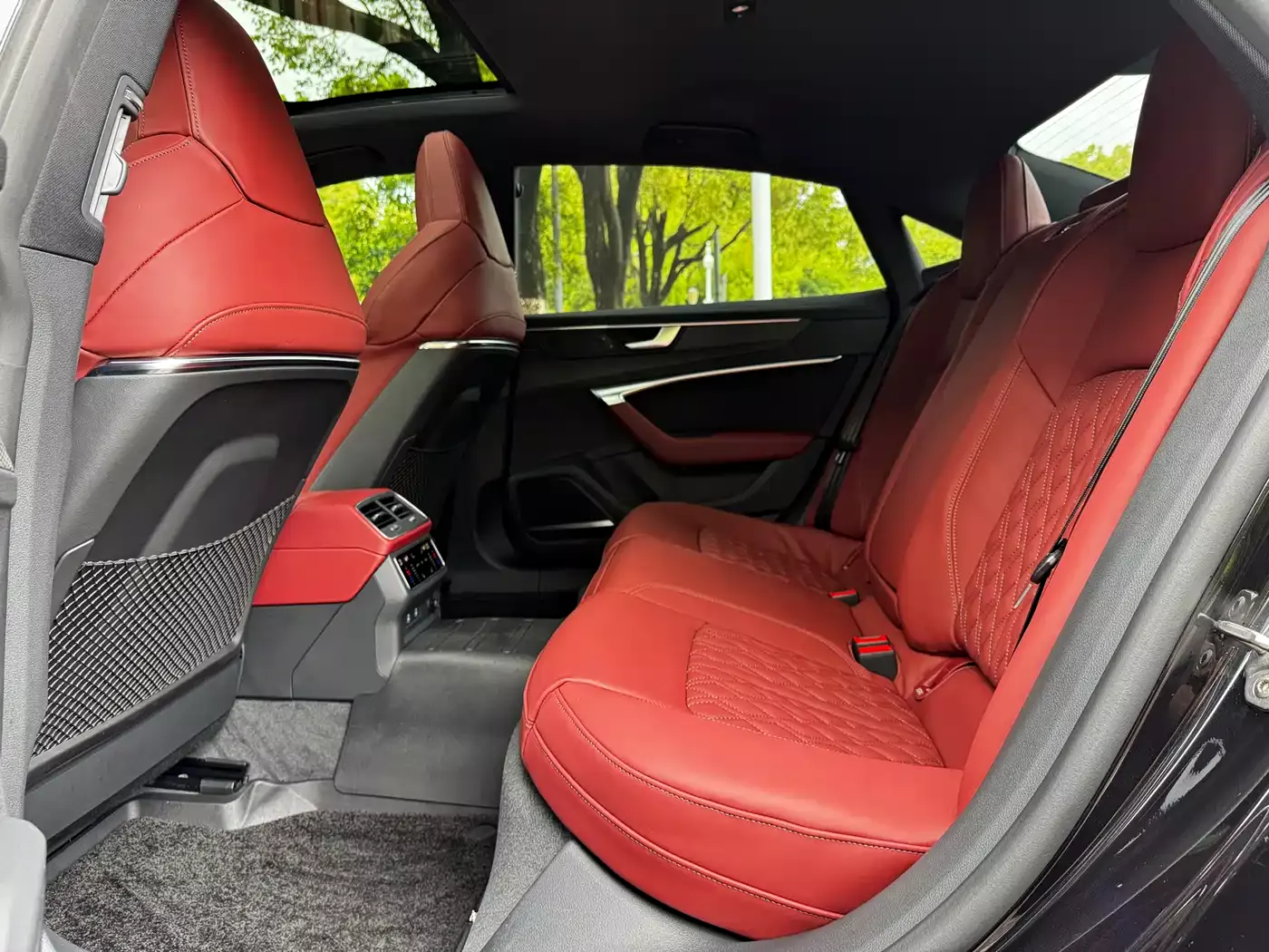 Audi A7L 2023 55 TFSI quattro S-line Black Warrior Edition фото 6