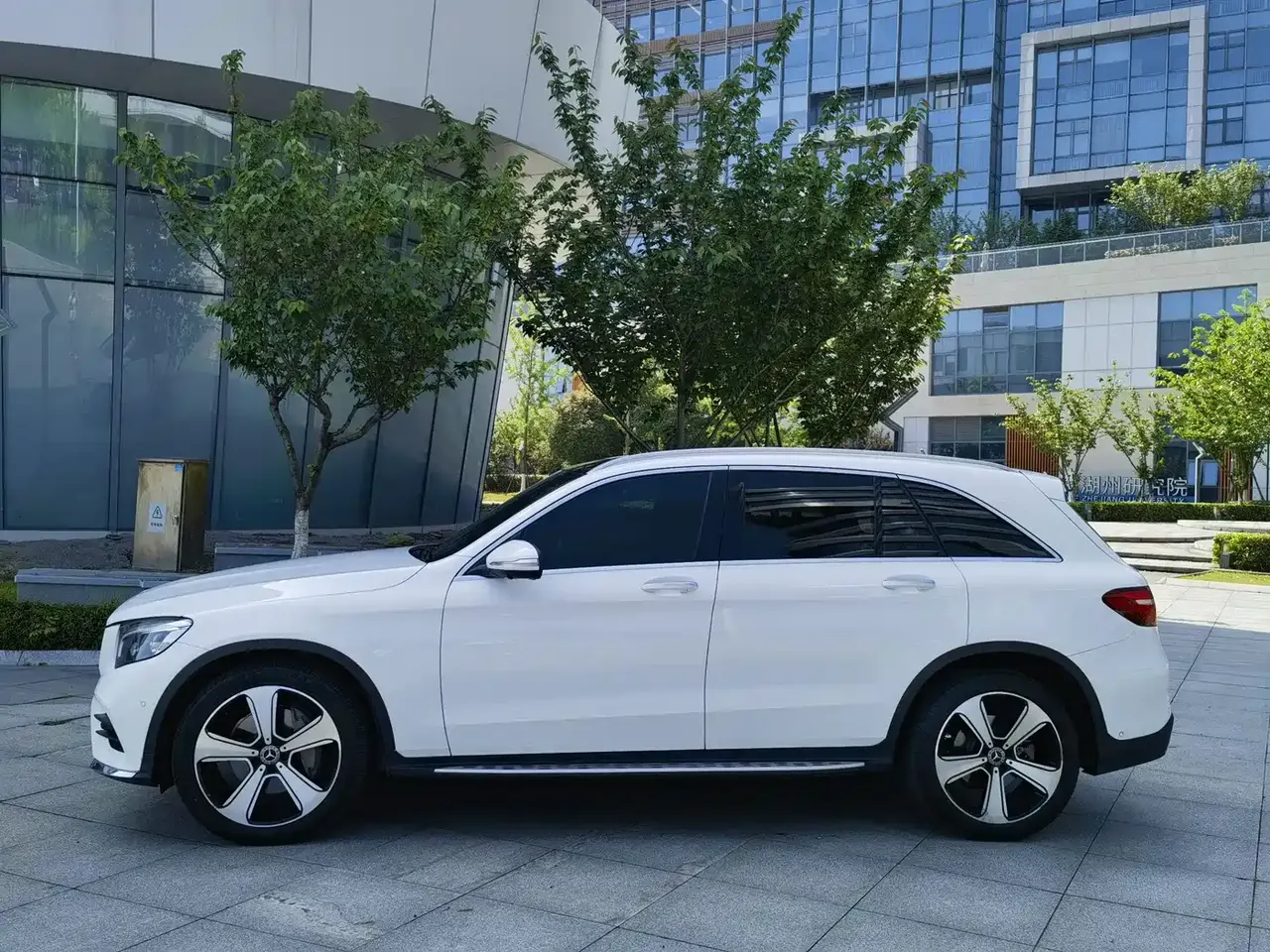 Mercedes-Benz GLC 2019 GLC 300 L 4MATIC Dynamic фото 4