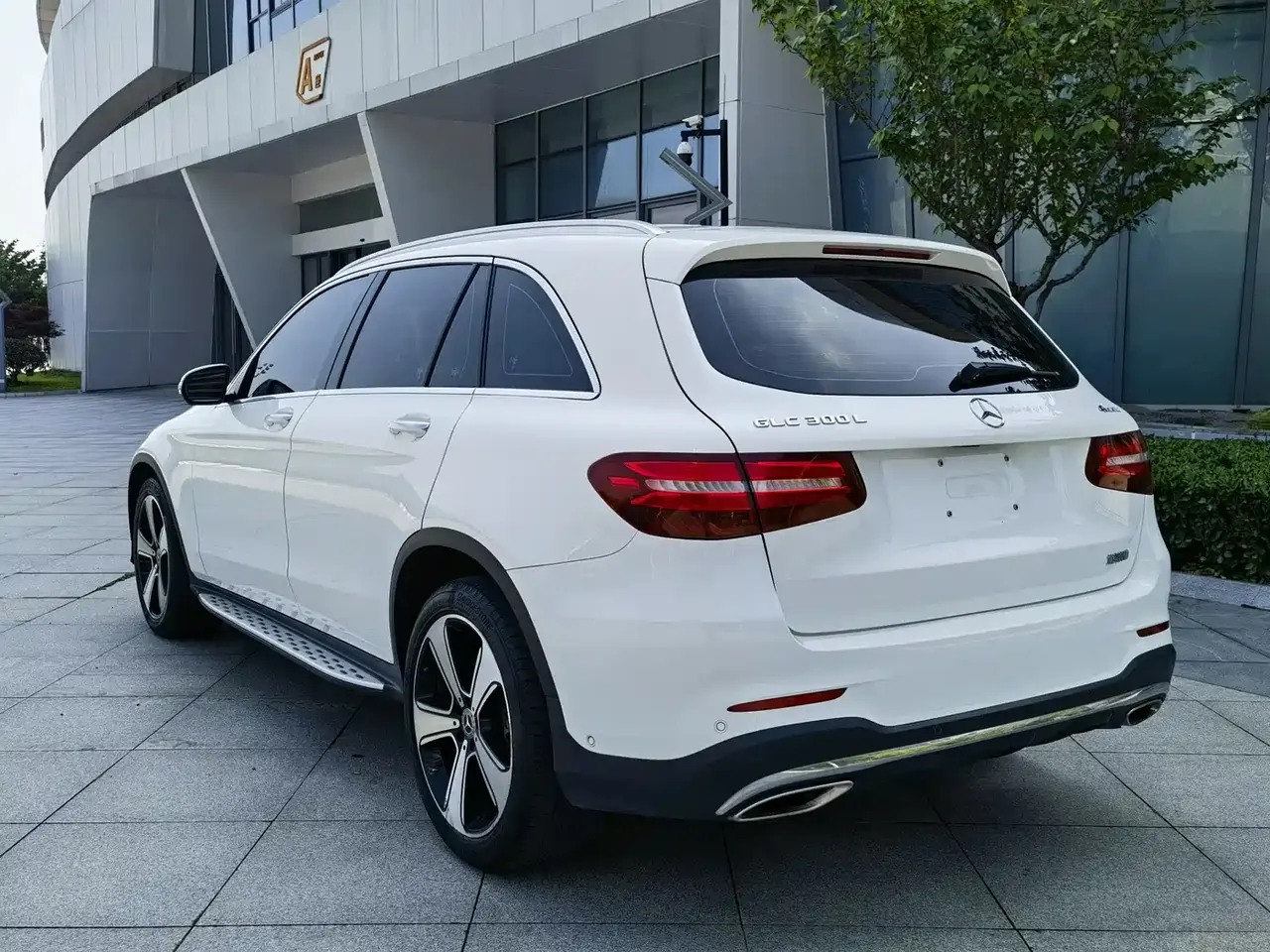 Mercedes-Benz GLC 2019 GLC 300 L 4MATIC Dynamic фото 5