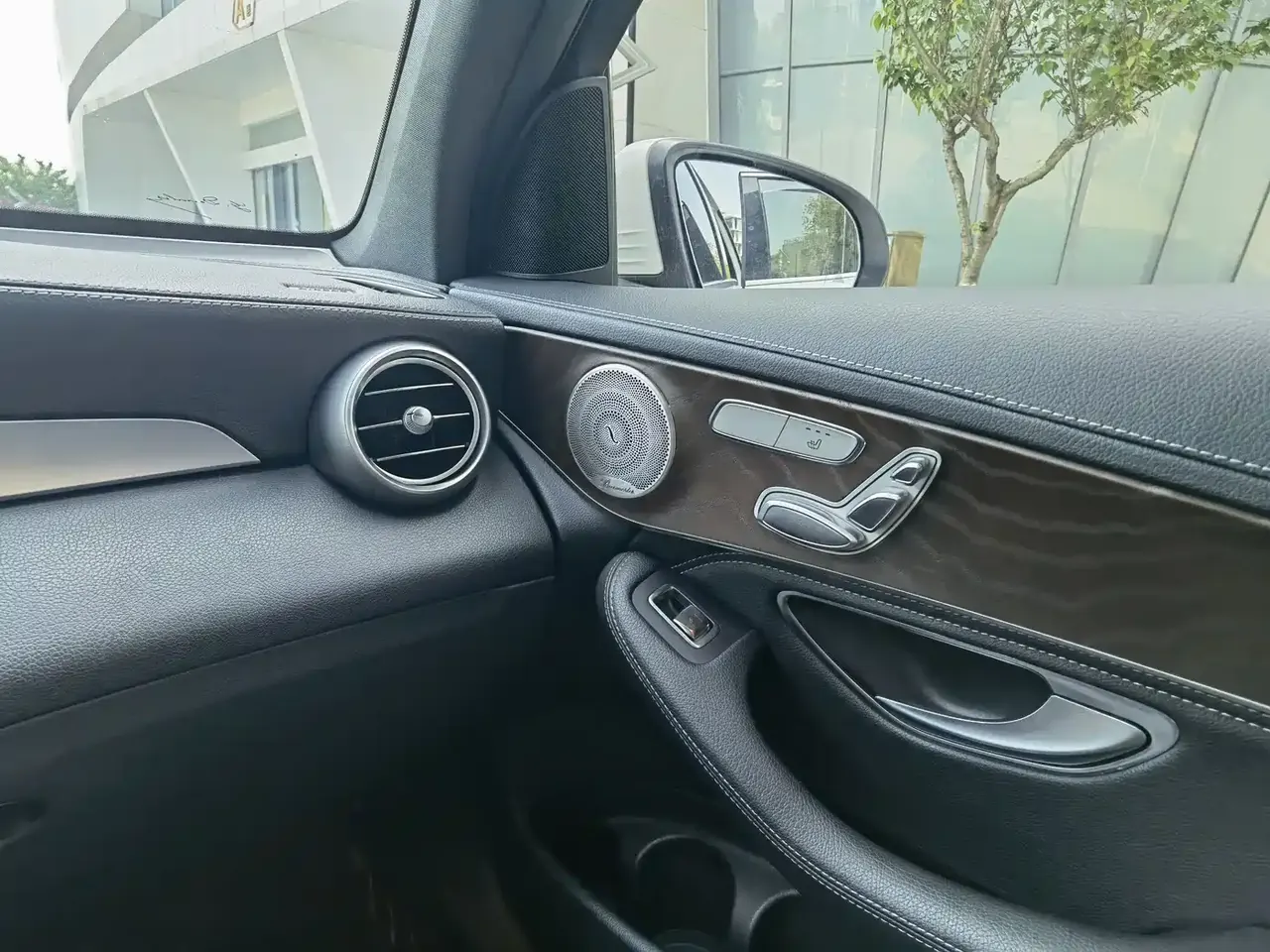 Mercedes-Benz GLC 2019 GLC 300 L 4MATIC Dynamic фото 14