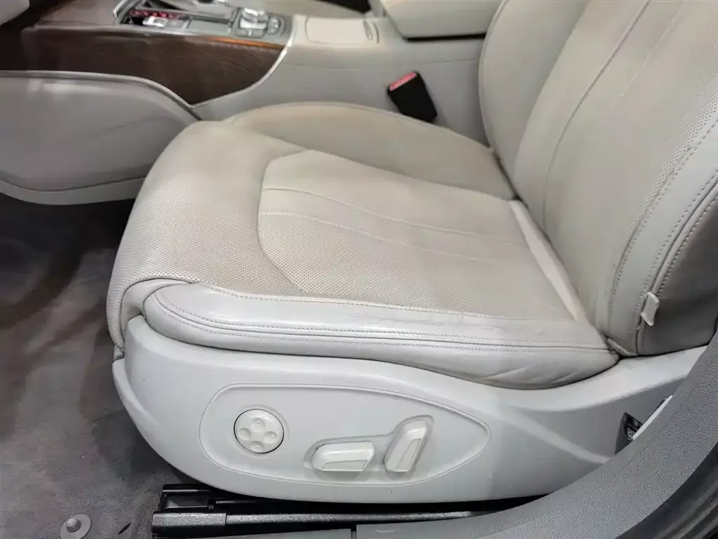 Audi A6L 2012 35 FSI quattro Luxury фото 20
