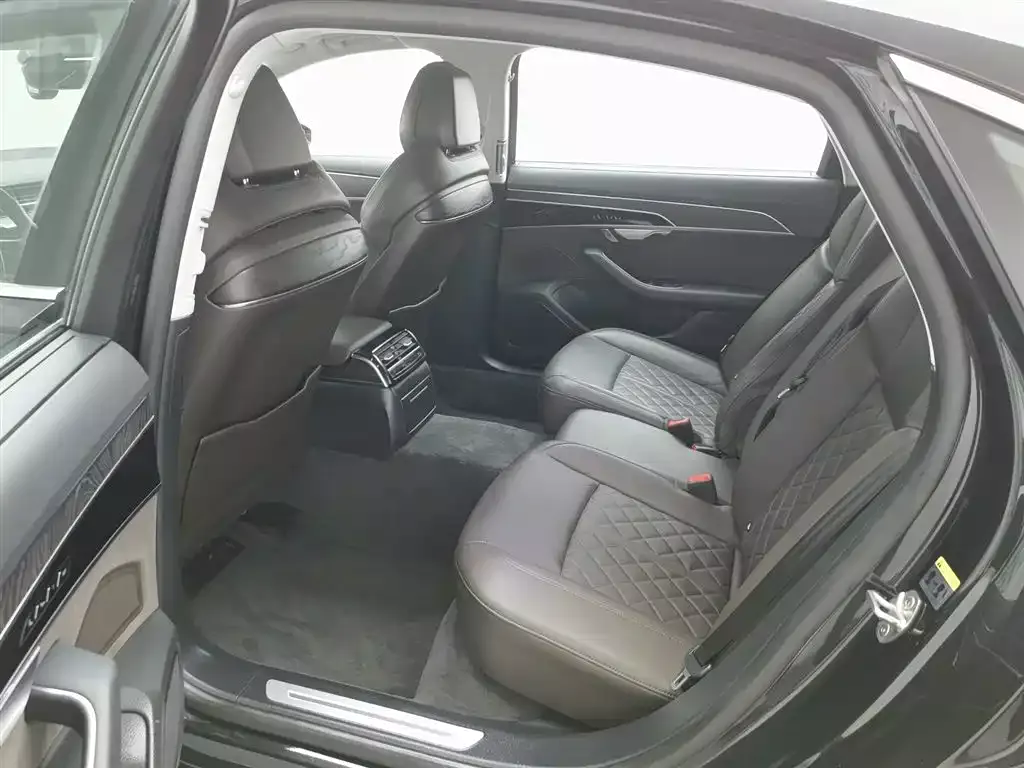 Audi A8 2021 A8L 50 TFSI quattro Comfort фото 15