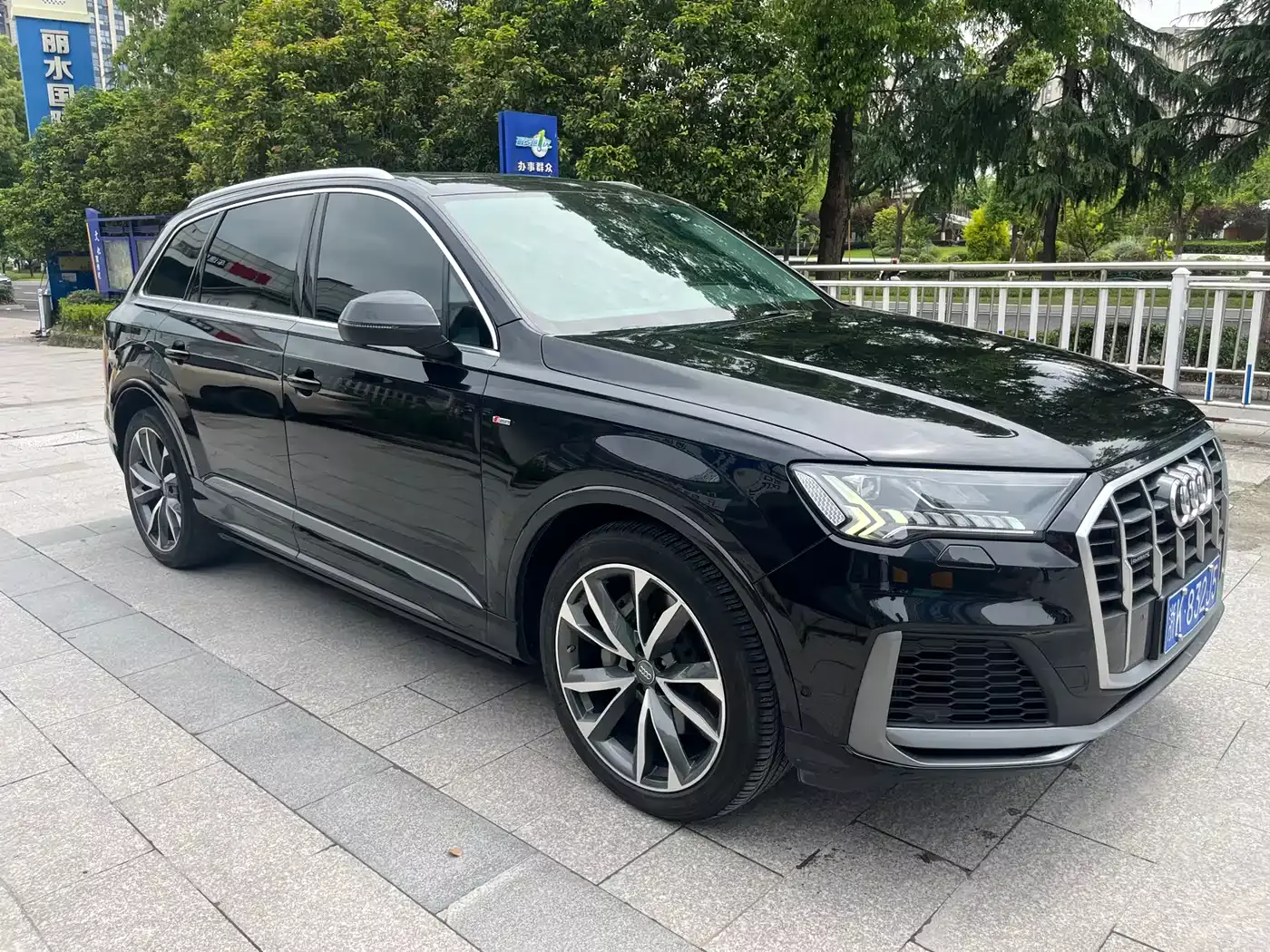 Audi Q7 2020 55 TFSI quattro S line Sport фото 12
