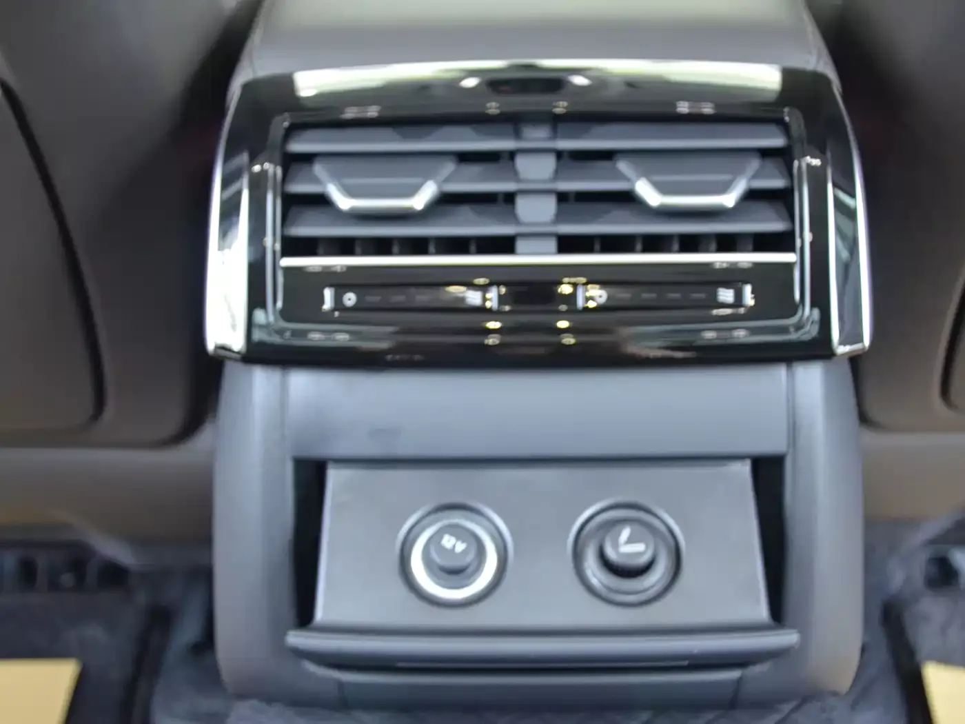 Audi A8 2025 Facelift A8L 45 TFSI quattro Luxury фото 8