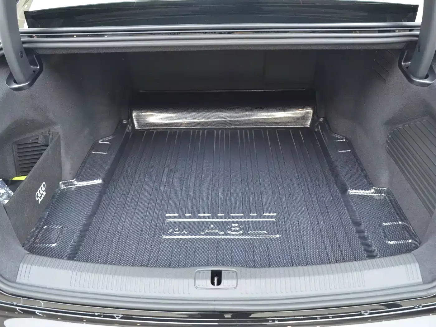Audi A8 2025 Facelift A8L 45 TFSI quattro Luxury фото 15