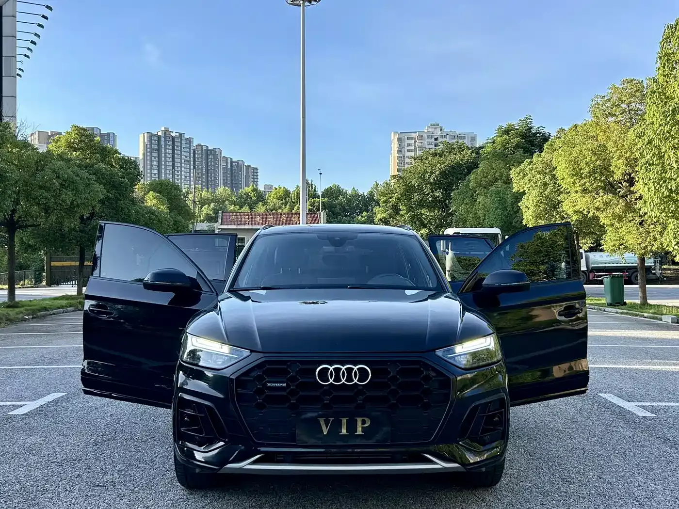 Audi Q5L 2024 Model 45 TFSI Luxury Dynamic фото 4