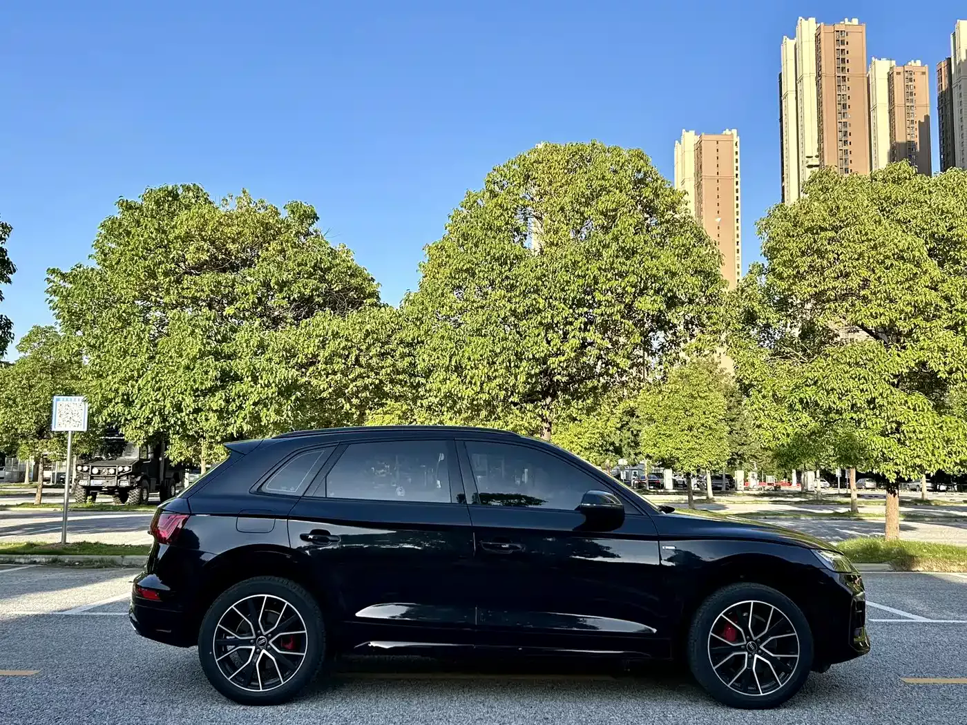 Audi Q5L 2024 Model 45 TFSI Luxury Dynamic фото 5