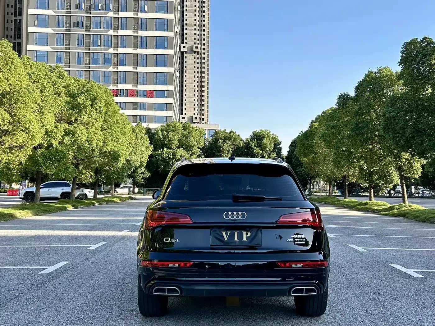 Audi Q5L 2024 Model 45 TFSI Luxury Dynamic фото 8